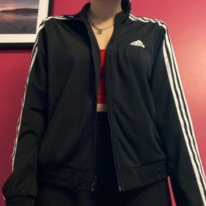 Adidas jacket 10/10 condition and sporty!!
